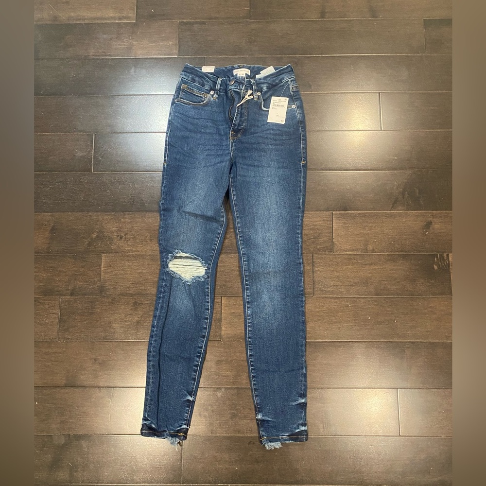 NWT Good American “Good Legs” denim jeans from Nordstrom’s. Size 2/26 - Picture 2 of 10